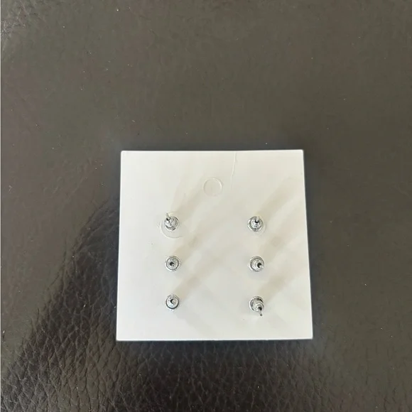 Heart Stud Earring Set - Picture 4 of 4